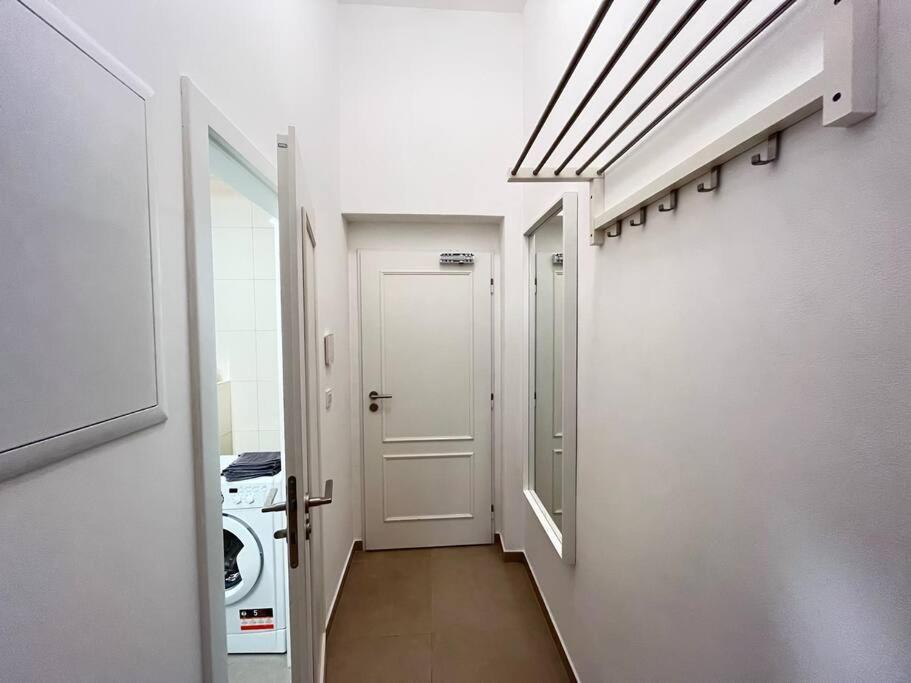 Cosy On Metro Muzeum - Grand Canyon Apartament